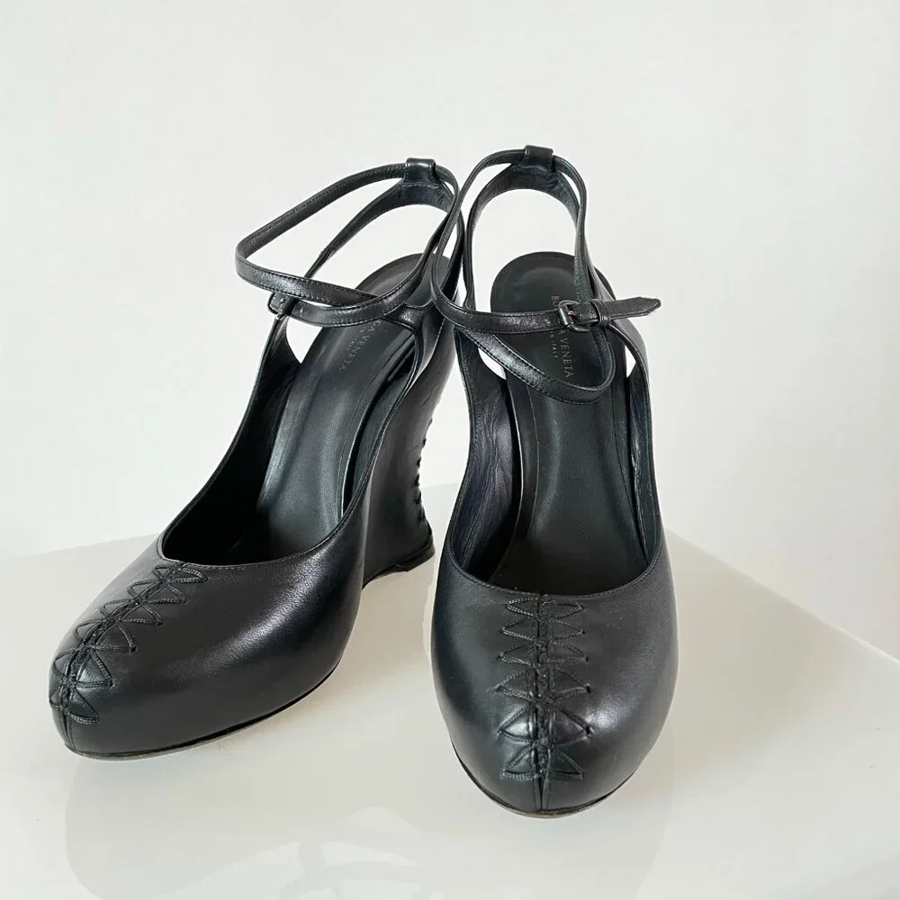 Runway | Bottega Veneta 2010 Corset Wedge Heels Black Leather Curved Platform 39